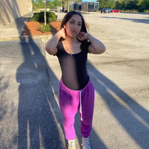 Meet your Posher, Yasmine - Picture 1 of 1